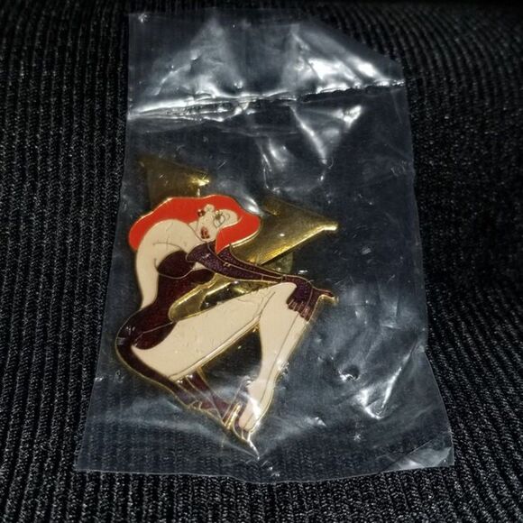 Jessica Rabbit Pin Sexy Seated Letter Y Glamour Disney Roger Rabbit Vintage - Picture 1 of 7